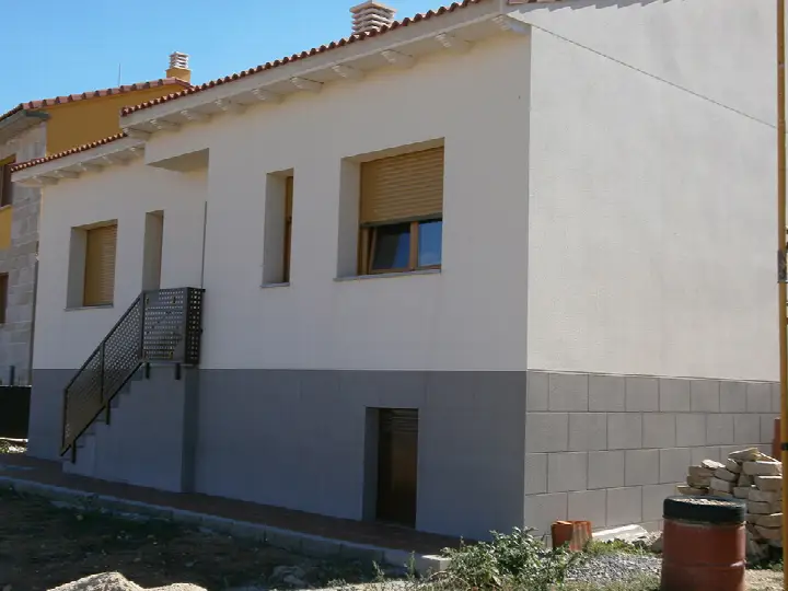 Fachada de mortero monocapa en Ávila – obra 16